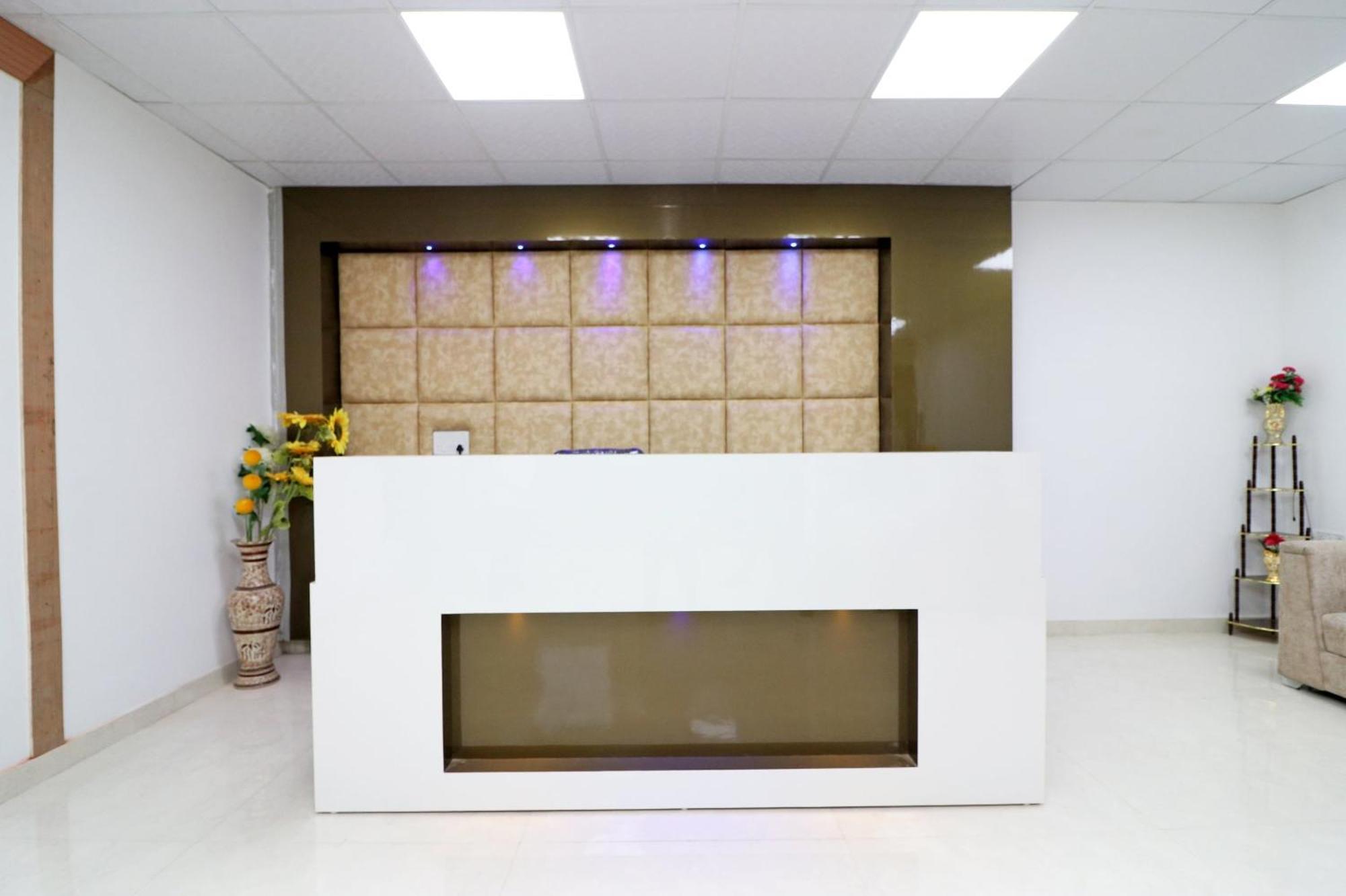 Hotel O The Grand Palace Ghaziabad Εξωτερικό φωτογραφία